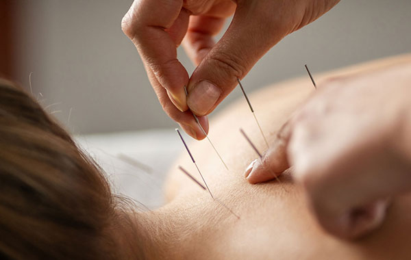 Explore complementary therapies to manage arthritis symptoms